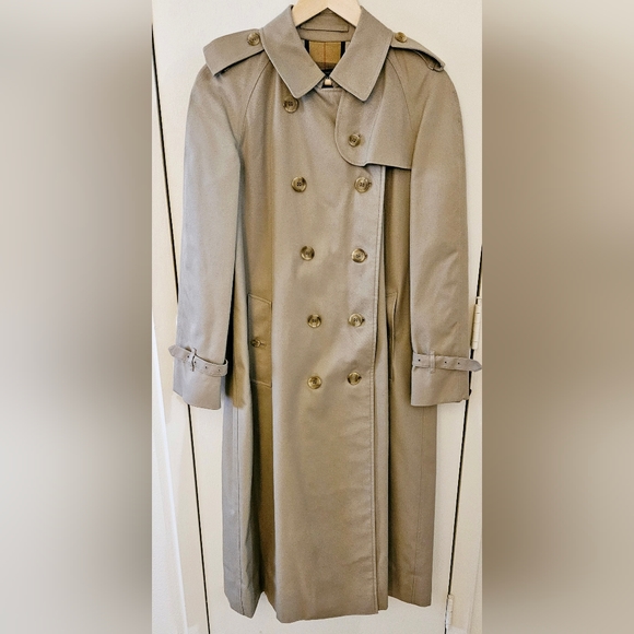 Burberry (Vintage) Women's Trenchcoat - Picture 3 of 15